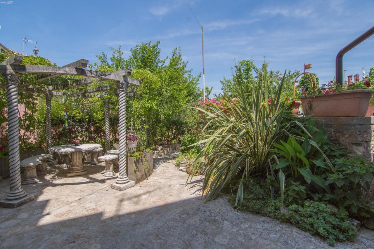 Secret Garden Apartment Poreč Buitenkant foto